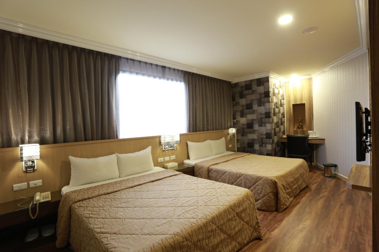Monalisa Hotel Tainan Exterior foto